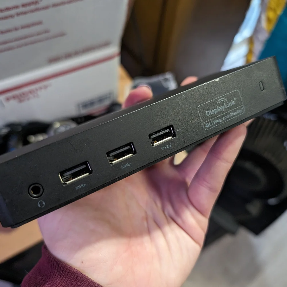 Dell docking station model D3100